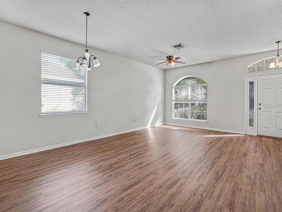 For Sale: $330,000 (3 beds, 2 baths, 1770 Square Feet)