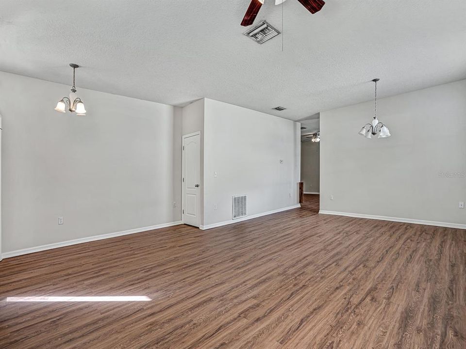 For Sale: $330,000 (3 beds, 2 baths, 1770 Square Feet)
