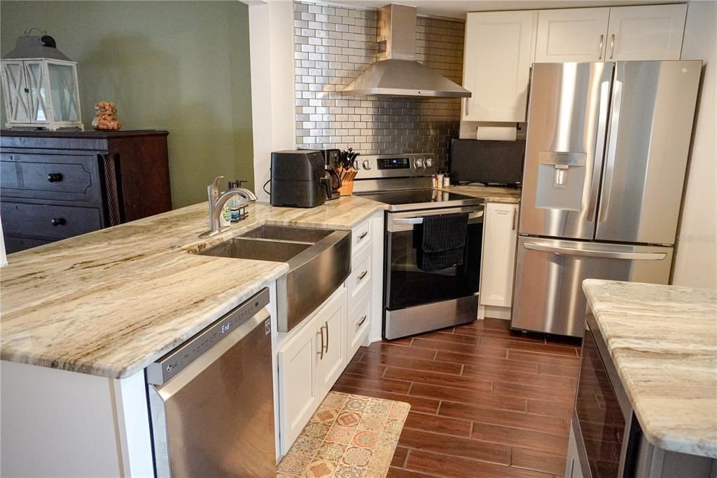 For Sale: $339,000 (3 beds, 2 baths, 1464 Square Feet)