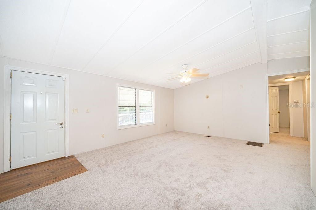 Active With Contract: $250,000 (3 beds, 2 baths, 1150 Square Feet)