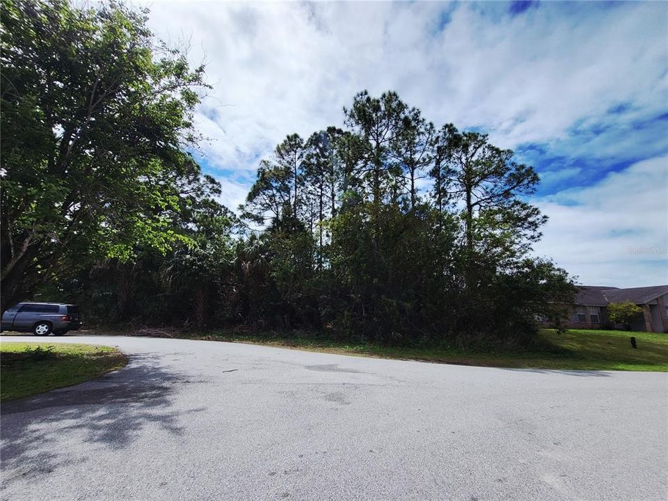 待售: $44,999 (0.23 acres)