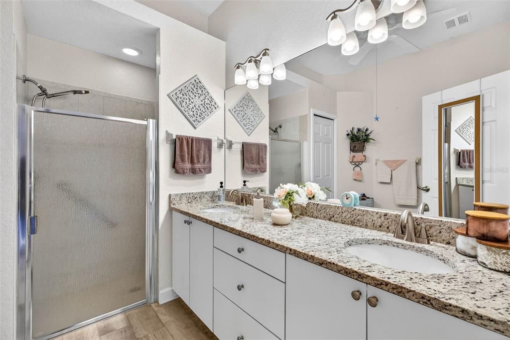 На продажу: $225,000 (2 спален, 2 ванн, 1477 Квадратных фут)