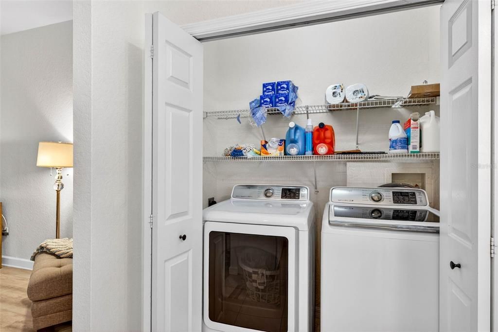 На продажу: $225,000 (2 спален, 2 ванн, 1477 Квадратных фут)