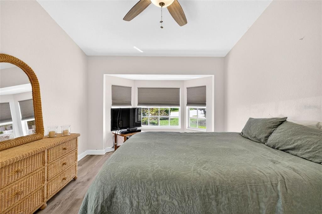 На продажу: $225,000 (2 спален, 2 ванн, 1477 Квадратных фут)