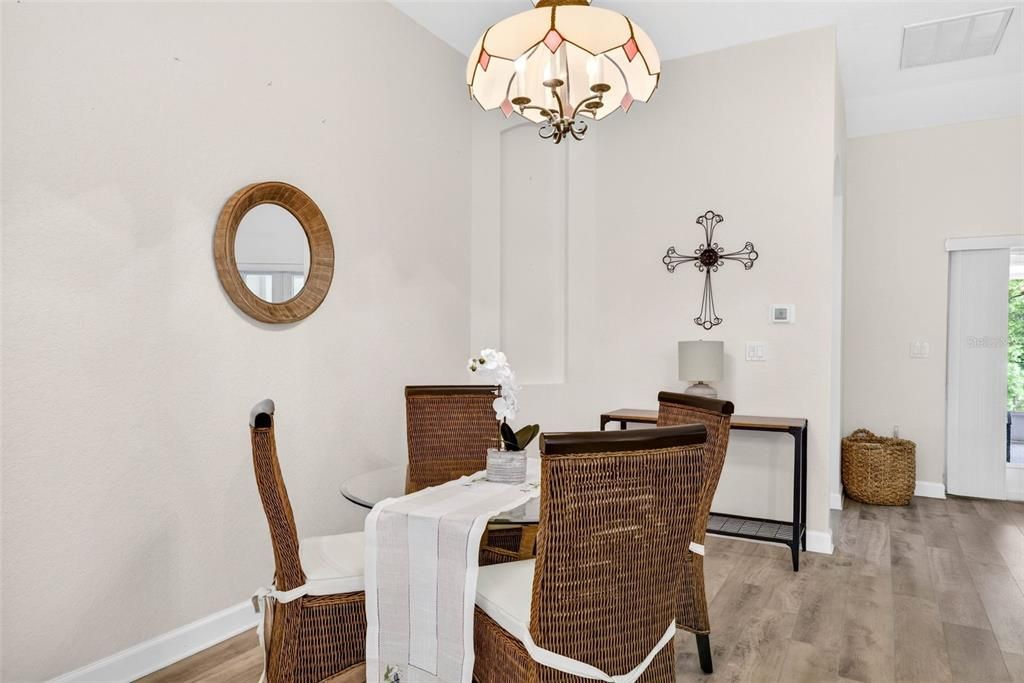 На продажу: $225,000 (2 спален, 2 ванн, 1477 Квадратных фут)