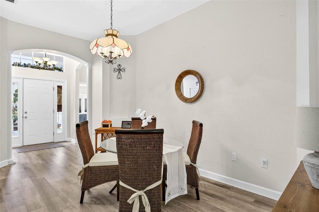 На продажу: $225,000 (2 спален, 2 ванн, 1477 Квадратных фут)