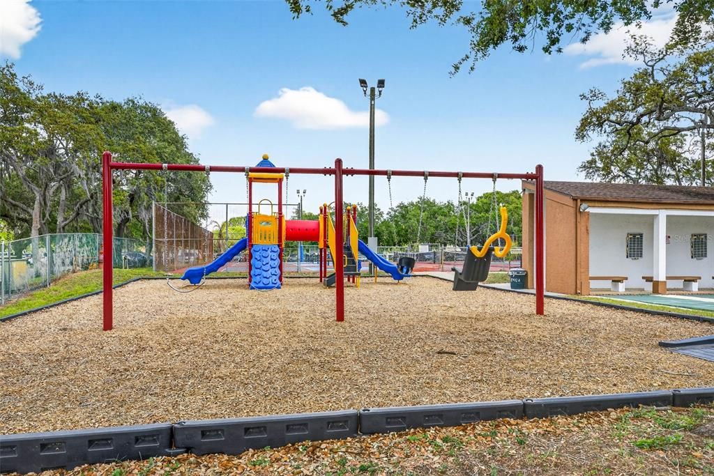 На продажу: $225,000 (2 спален, 2 ванн, 1477 Квадратных фут)