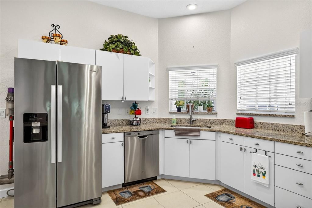 На продажу: $225,000 (2 спален, 2 ванн, 1477 Квадратных фут)