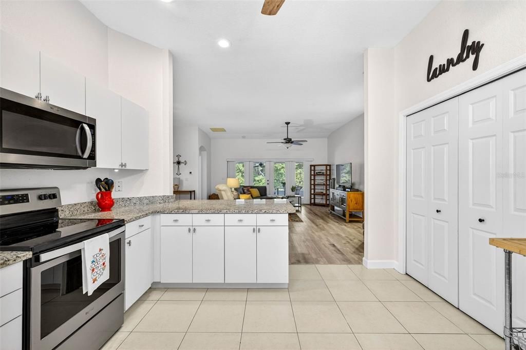 На продажу: $225,000 (2 спален, 2 ванн, 1477 Квадратных фут)