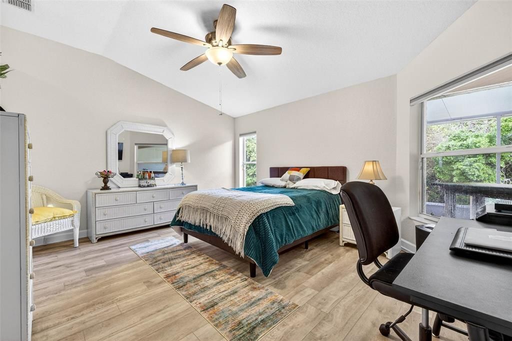 На продажу: $225,000 (2 спален, 2 ванн, 1477 Квадратных фут)