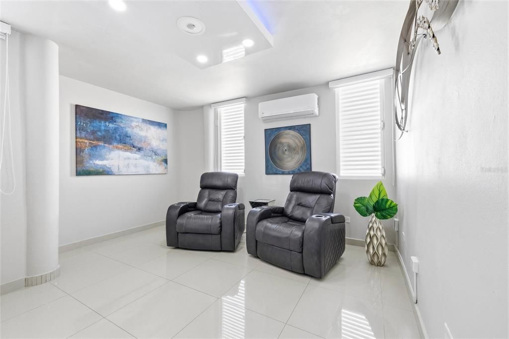 Active With Contract: $749,000 (4 beds, 3 baths, 2902 Square Feet)