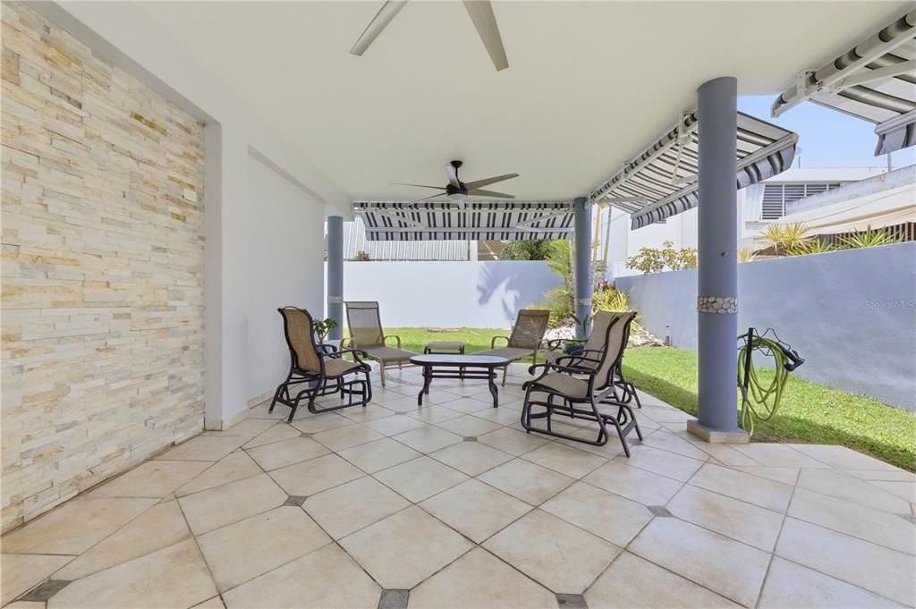 Active With Contract: $749,000 (4 beds, 3 baths, 2902 Square Feet)