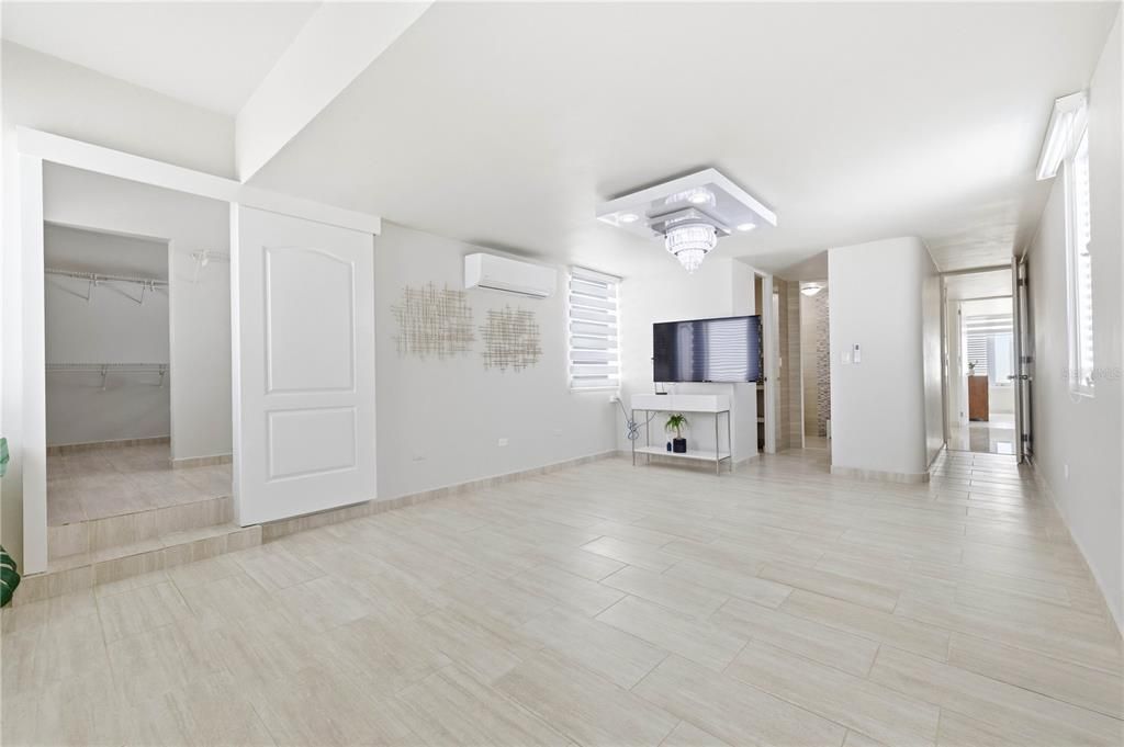 Active With Contract: $749,000 (4 beds, 3 baths, 2902 Square Feet)