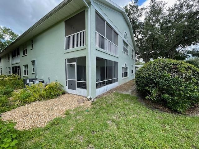 Active With Contract: $231,000 (2 beds, 2 baths, 1064 Square Feet)