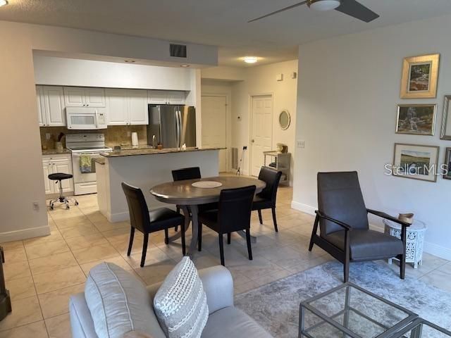 Active With Contract: $231,000 (2 beds, 2 baths, 1064 Square Feet)