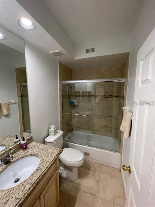 Active With Contract: $231,000 (2 beds, 2 baths, 1064 Square Feet)