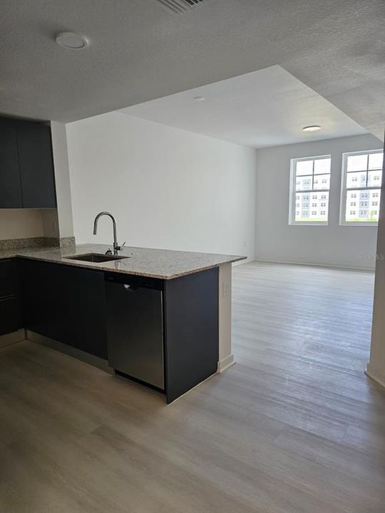 В аренду: $1,700 (1 спален, 1 ванн, 750 Квадратных фут)