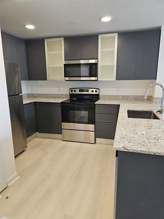 В аренду: $1,700 (1 спален, 1 ванн, 750 Квадратных фут)