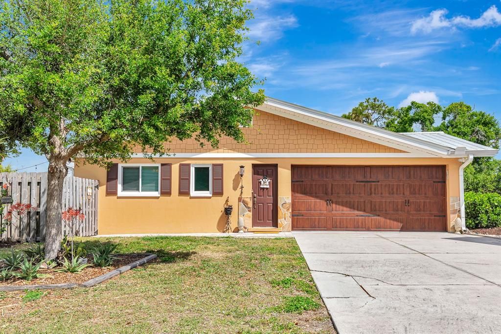 Activo con contrato: $549,900 (3 camas, 2 baños, 1761 Pies cuadrados)
