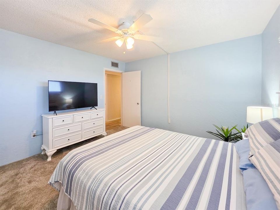 For Sale: $324,000 (3 beds, 2 baths, 1495 Square Feet)