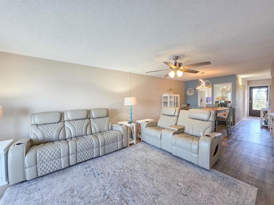 For Sale: $324,000 (3 beds, 2 baths, 1495 Square Feet)