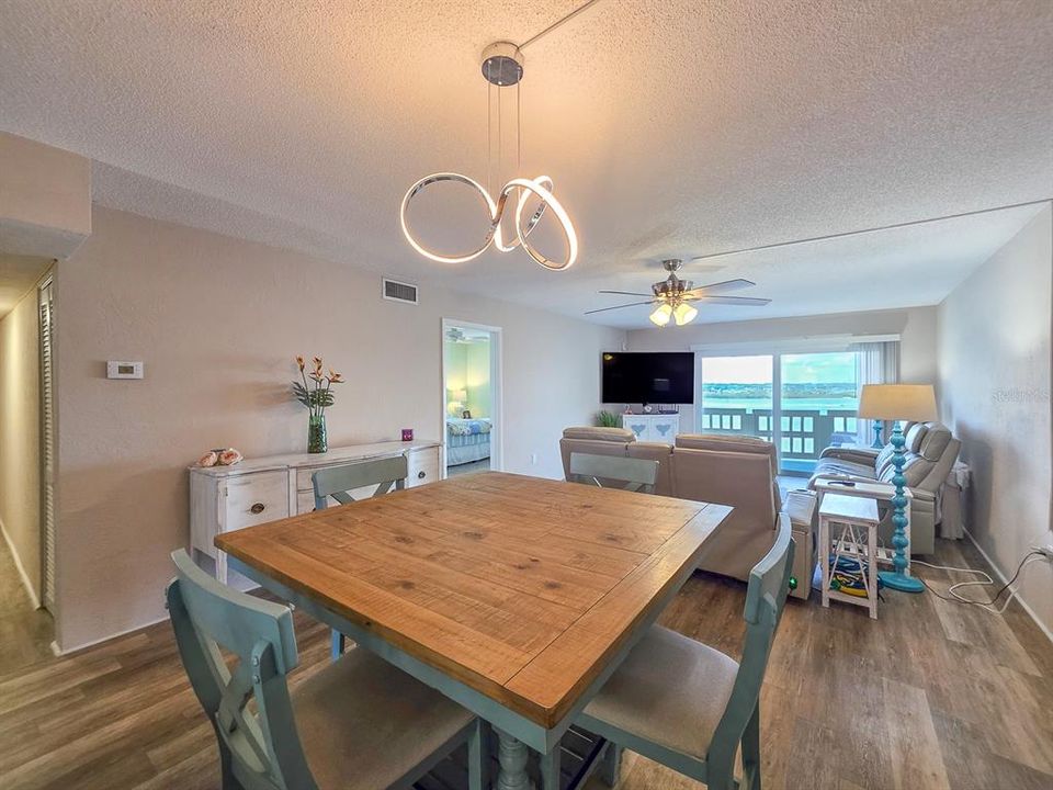 For Sale: $324,000 (3 beds, 2 baths, 1495 Square Feet)