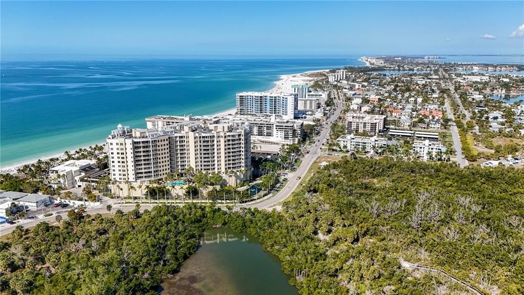 En Venta: $4,998,000 (3 camas, 3 baños, 4196 Pies cuadrados)