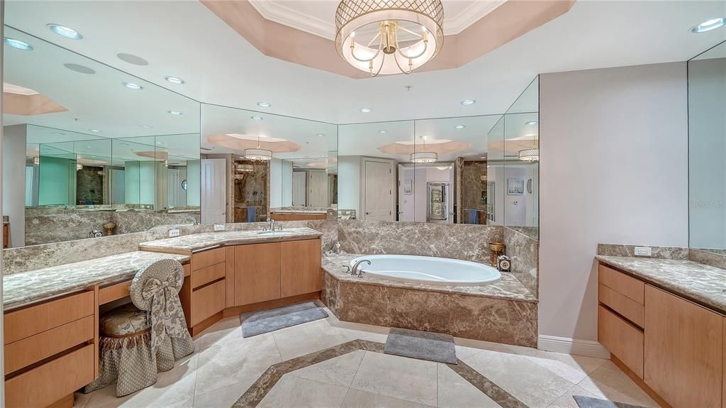 En Venta: $4,998,000 (3 camas, 3 baños, 4196 Pies cuadrados)