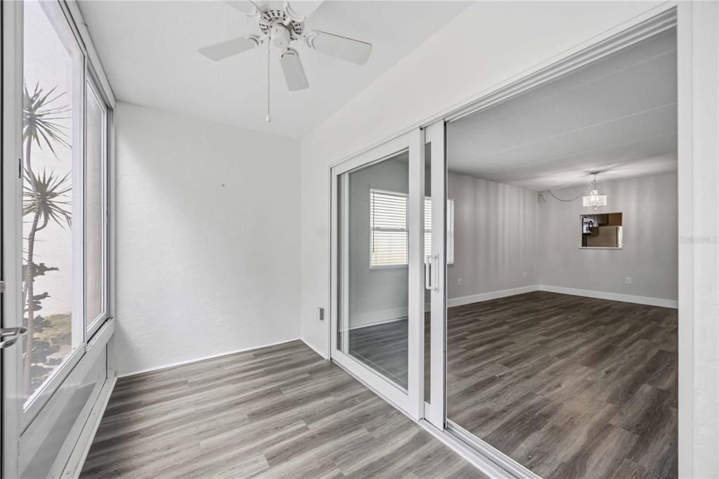 For Sale: $299,000 (2 beds, 2 baths, 1084 Square Feet)