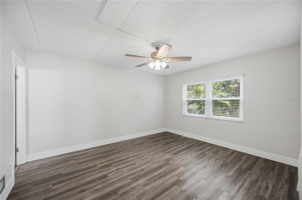 For Sale: $299,000 (2 beds, 2 baths, 1084 Square Feet)