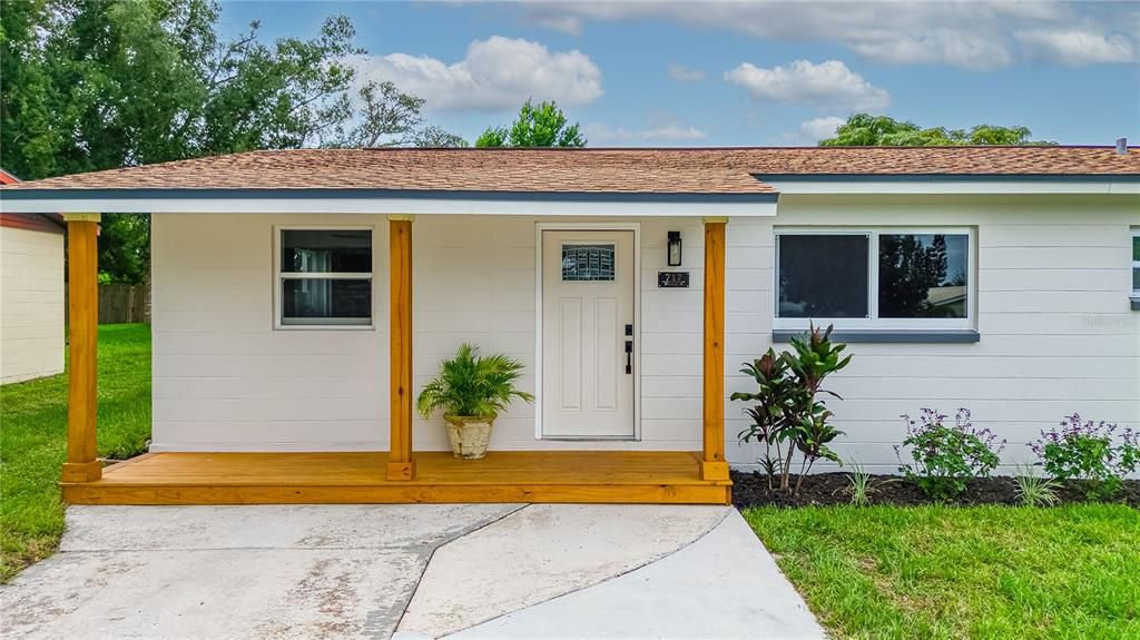 For Sale: $237,900 (3 beds, 2 baths, 1137 Square Feet)