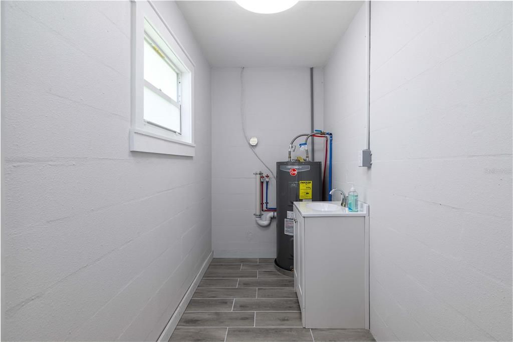 For Sale: $237,900 (3 beds, 2 baths, 1137 Square Feet)