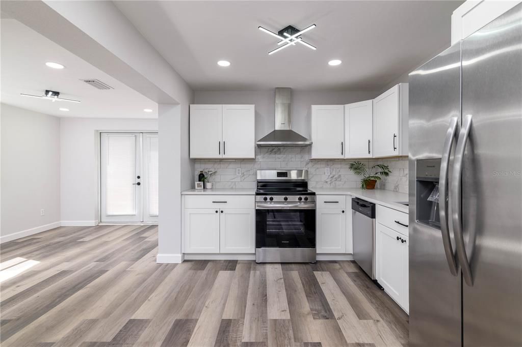 For Sale: $237,900 (3 beds, 2 baths, 1137 Square Feet)