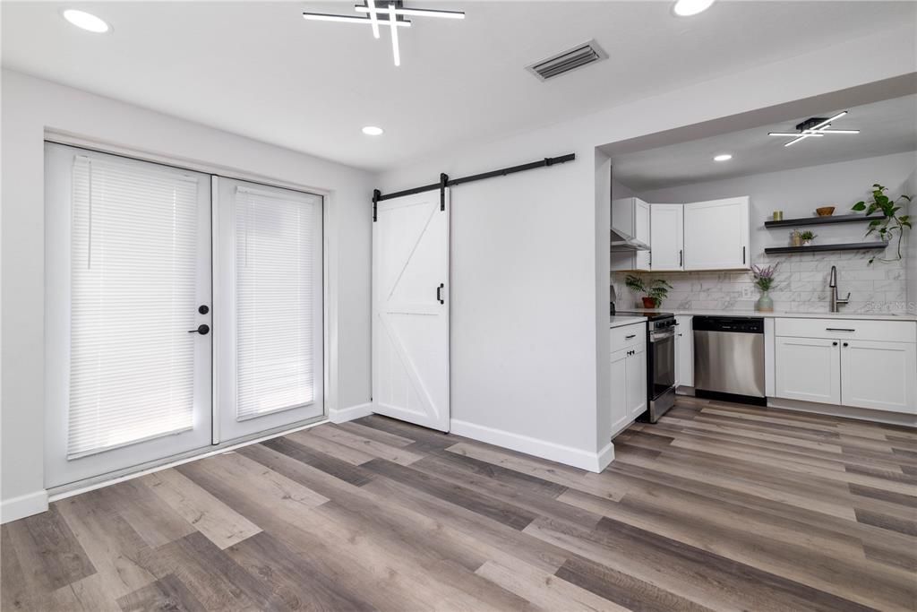 For Sale: $237,900 (3 beds, 2 baths, 1137 Square Feet)