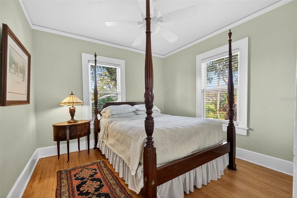 Activo con contrato: $950,000 (4 camas, 3 baños, 2092 Pies cuadrados)