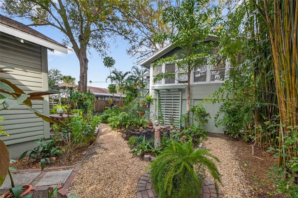 Activo con contrato: $950,000 (4 camas, 3 baños, 2092 Pies cuadrados)