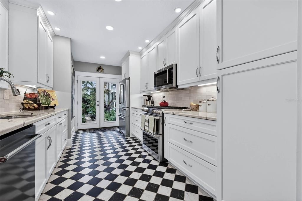 Activo con contrato: $950,000 (4 camas, 3 baños, 2092 Pies cuadrados)