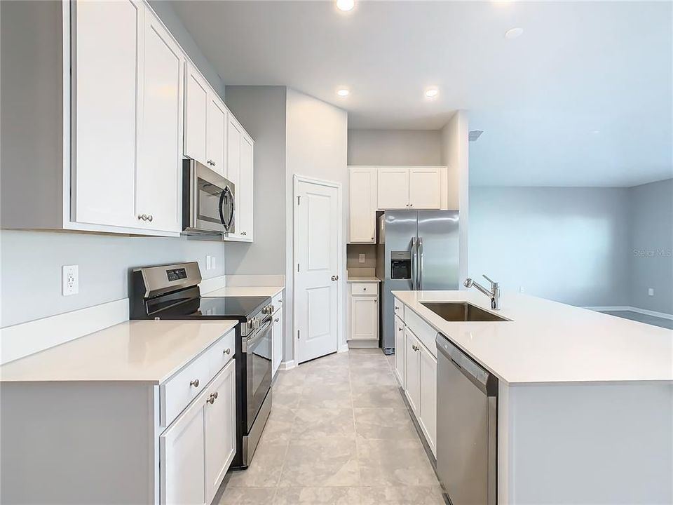 В аренду: $1,950 (3 спален, 2 ванн, 1560 Квадратных фут)