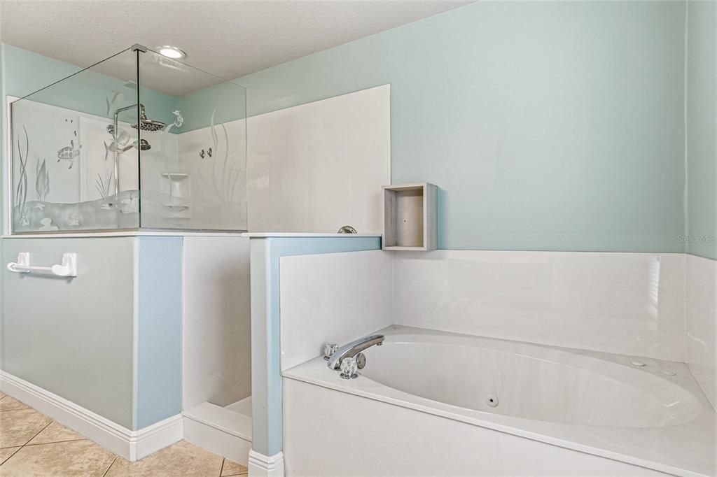 Activo con contrato: $470,000 (3 camas, 2 baños, 2200 Pies cuadrados)