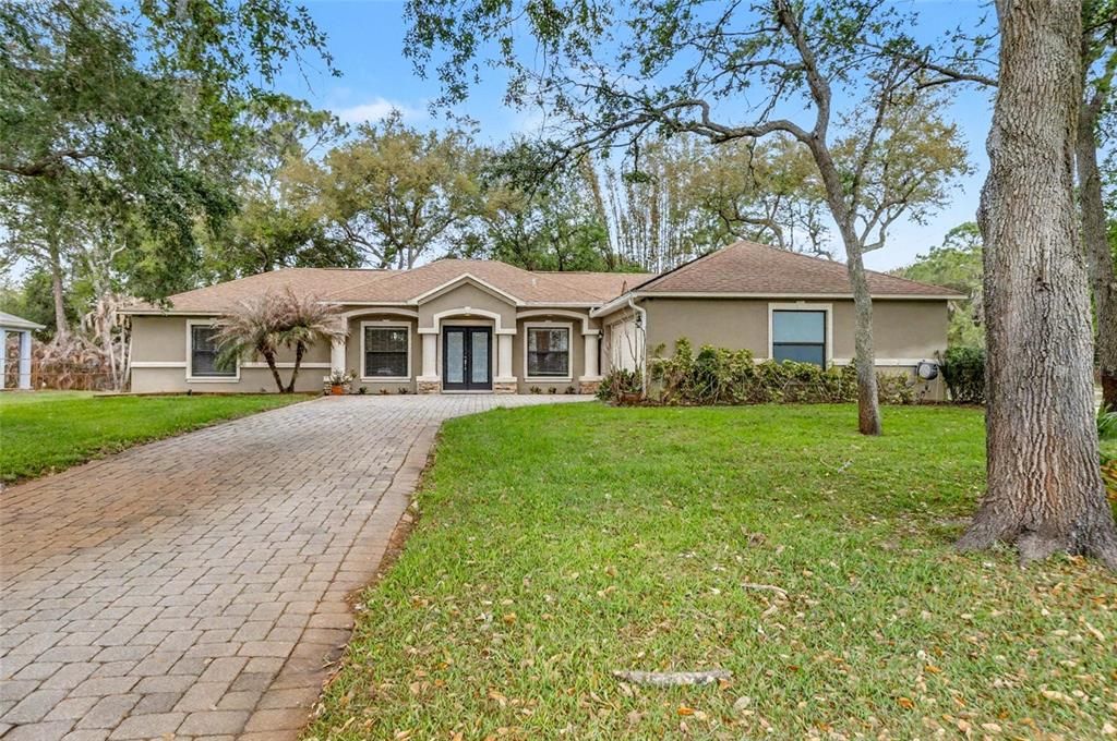 Activo con contrato: $470,000 (3 camas, 2 baños, 2200 Pies cuadrados)