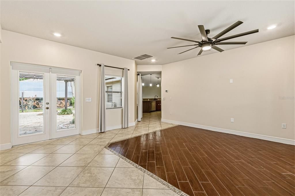 Activo con contrato: $470,000 (3 camas, 2 baños, 2200 Pies cuadrados)