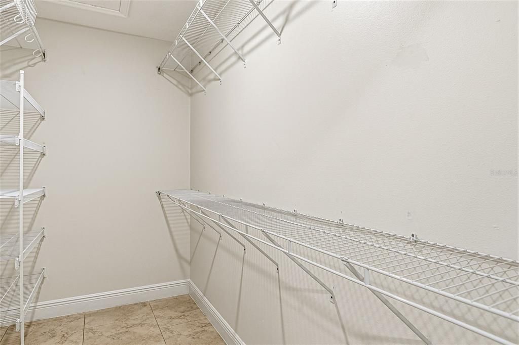 Activo con contrato: $470,000 (3 camas, 2 baños, 2200 Pies cuadrados)