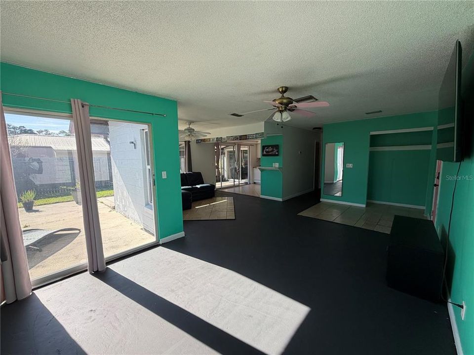 For Sale: $250,000 (3 beds, 1 baths, 1363 Square Feet)