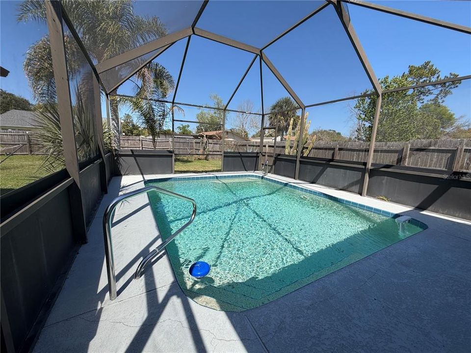 For Sale: $250,000 (3 beds, 1 baths, 1363 Square Feet)