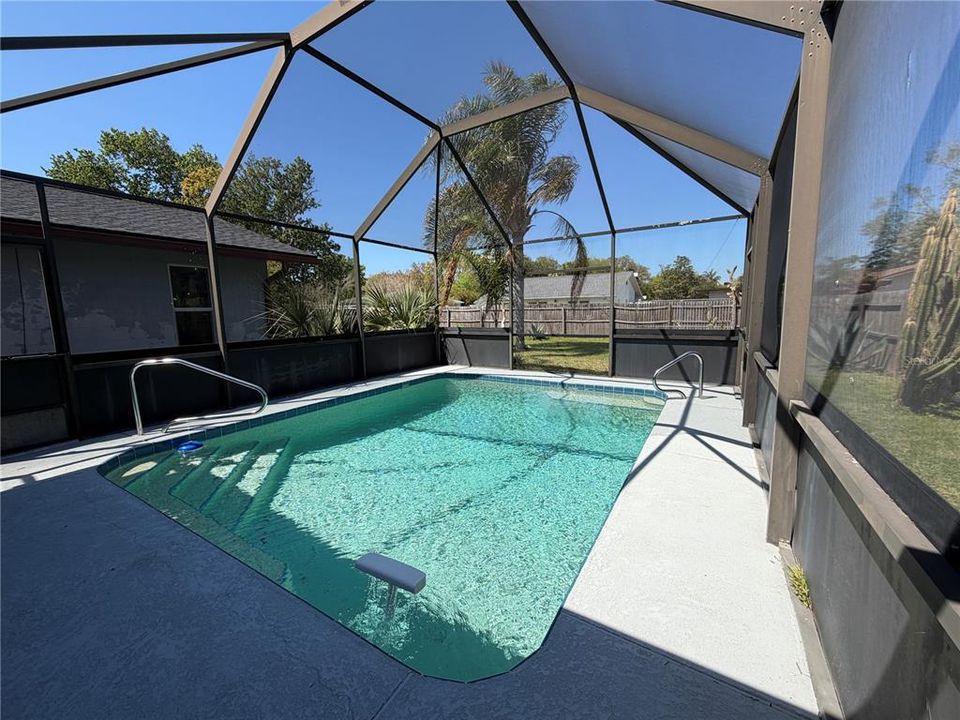 For Sale: $250,000 (3 beds, 1 baths, 1363 Square Feet)