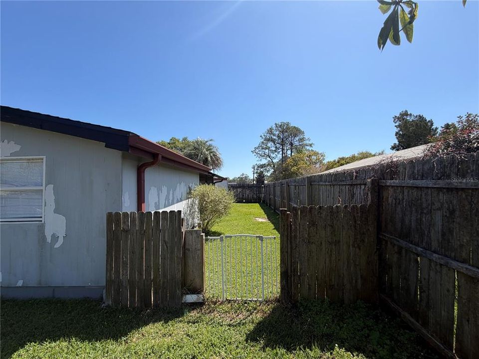 For Sale: $250,000 (3 beds, 1 baths, 1363 Square Feet)