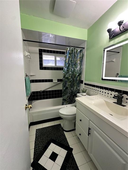 For Sale: $250,000 (3 beds, 1 baths, 1363 Square Feet)