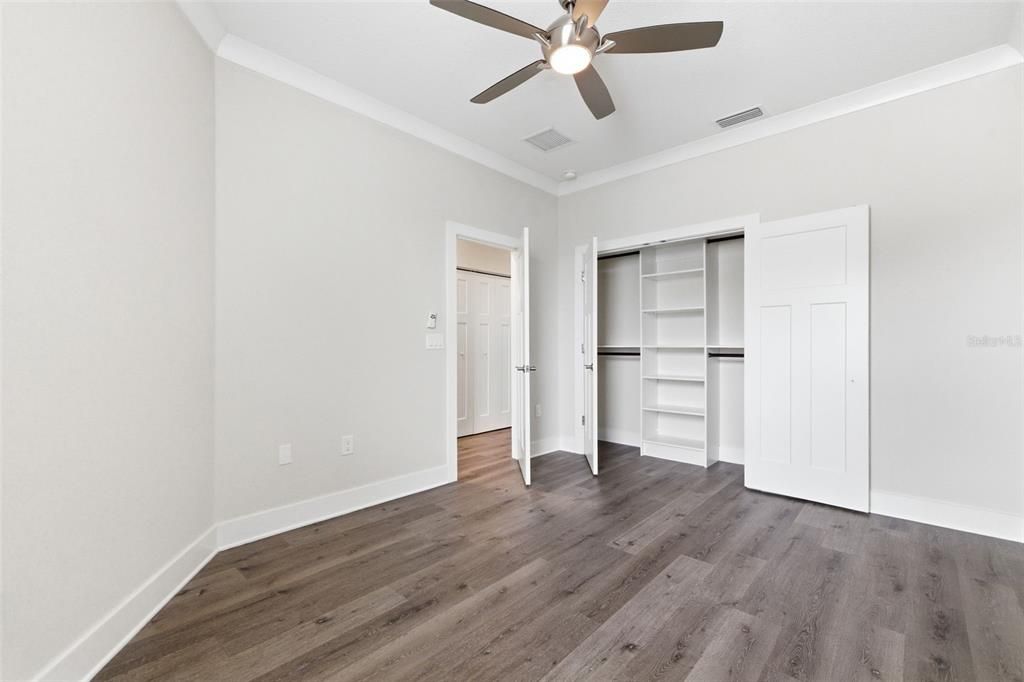 Activo con contrato: $549,000 (3 camas, 2 baños, 2310 Pies cuadrados)