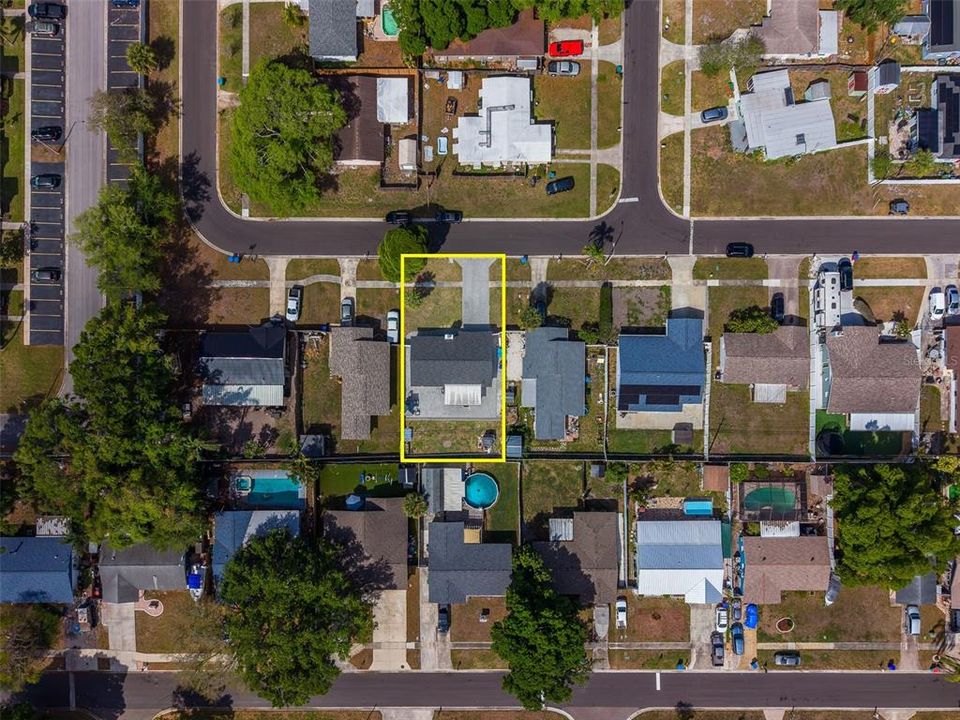 Active With Contract: $2,700 (3 beds, 2 baths, 1349 Square Feet)
