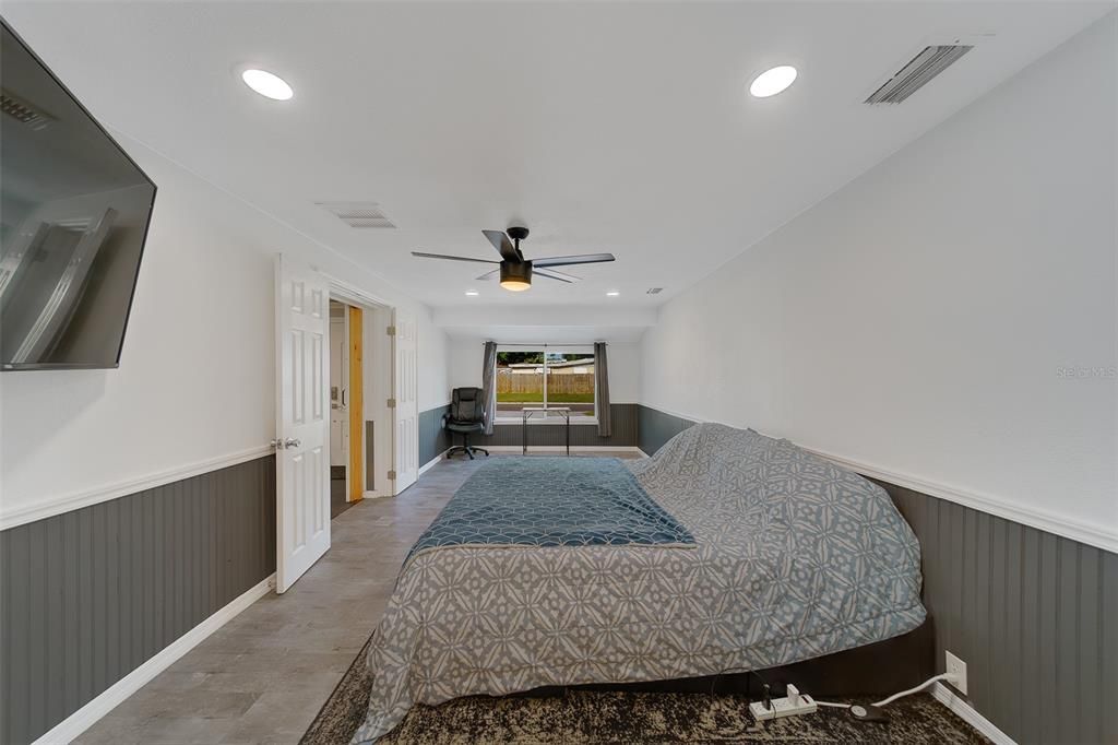 Active With Contract: $2,700 (3 beds, 2 baths, 1349 Square Feet)